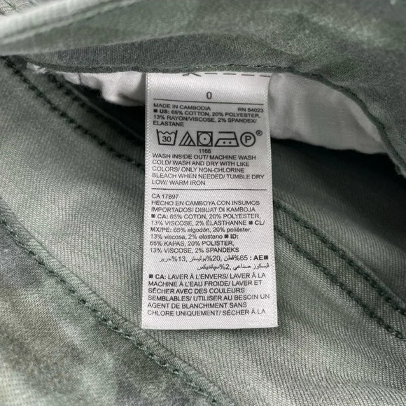 Old Navy Jeans Women's 0 Green Rockstar Super Skinny Camouflage Raw Hem Mid rise - Picture 11 of 12